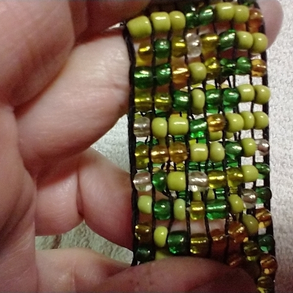 Yellow green beaded stretch wide bracelet - Picture 2 of 2